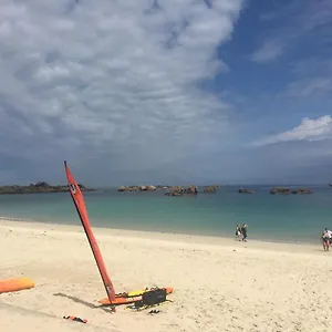 En Bretagne, De 2 à 8 Pers , Meublé De Tourisme 3 étoiles Nichée Dans Un écrin De Verdure à 2500m De La Ploumilliau
